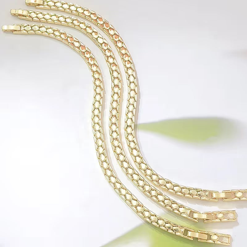 💫 Gold Snake-Scale Chain Bracelet – Liquid Shine, Textured Luxe 🌟